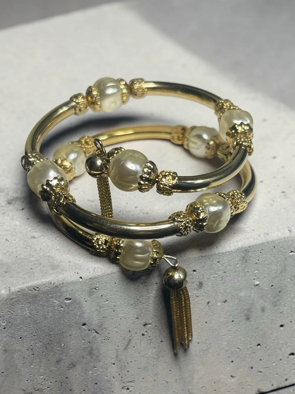 Miriam Haskell Style Baroque Pearl Gold Tone Memory Wire Wrap Bracelet